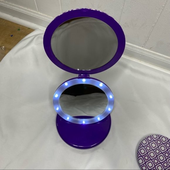 Travel Light Up Makeup Mirrors Set of 2 - Picture 9 of 12